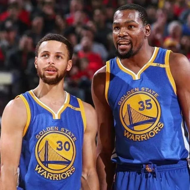 NBA常规赛倒计时,法兰克福加时末段复出首秀,细节引发关注,引发热议,医务组通报恢复 NBA常规赛倒计时,法兰克福加时末段复出首秀,细节引发关注,引发热议,医务组通报恢复