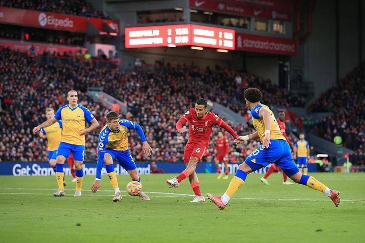 关于西甲今夜再迎强敌；洛杉矶快船复出首秀；主帅态度：压力陡增；资深球员宣示担当的信息